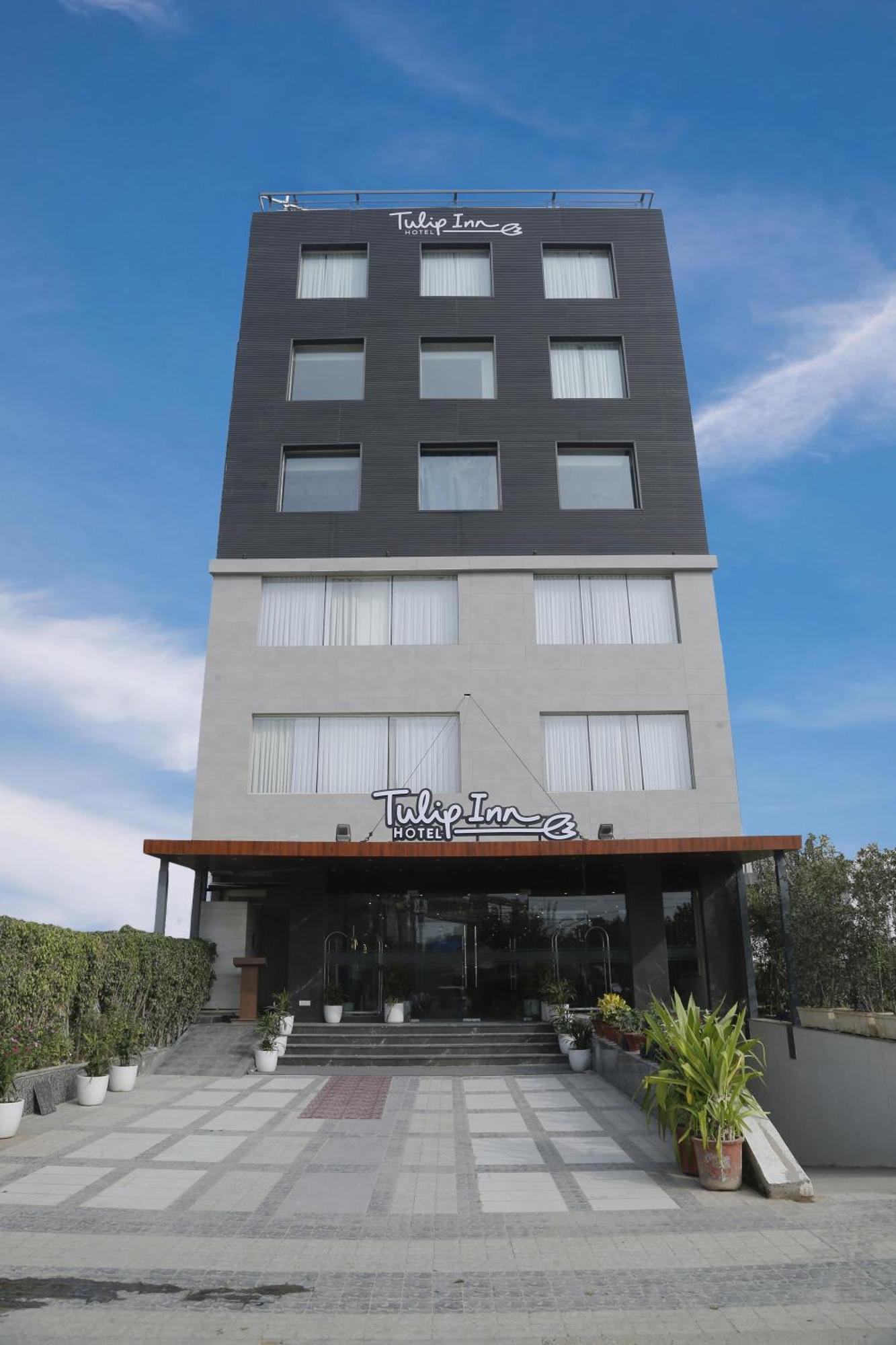 Tulip Hotel 4*